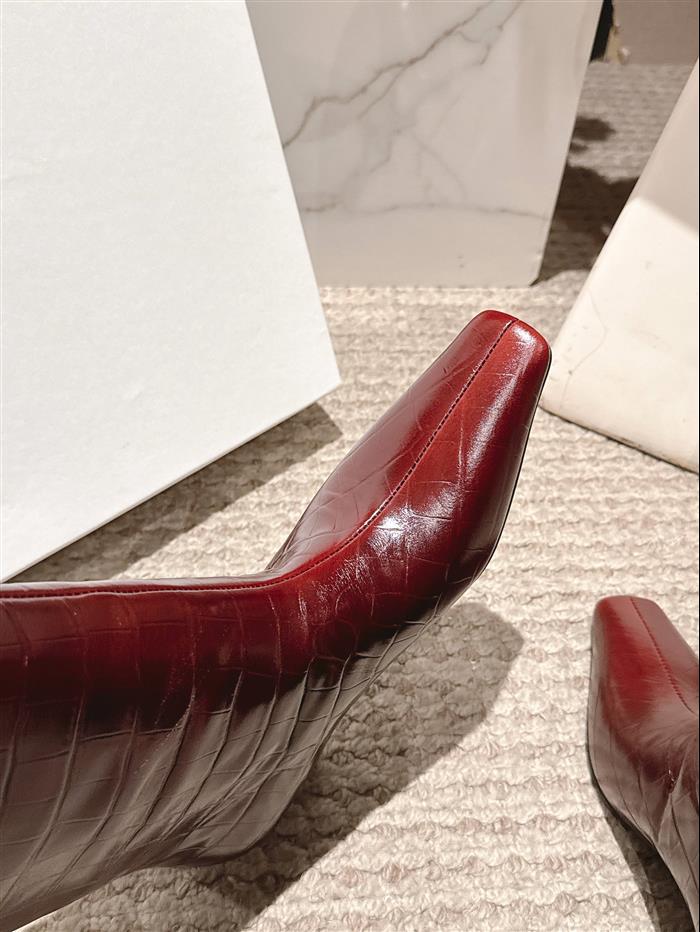 2025112818103350 460